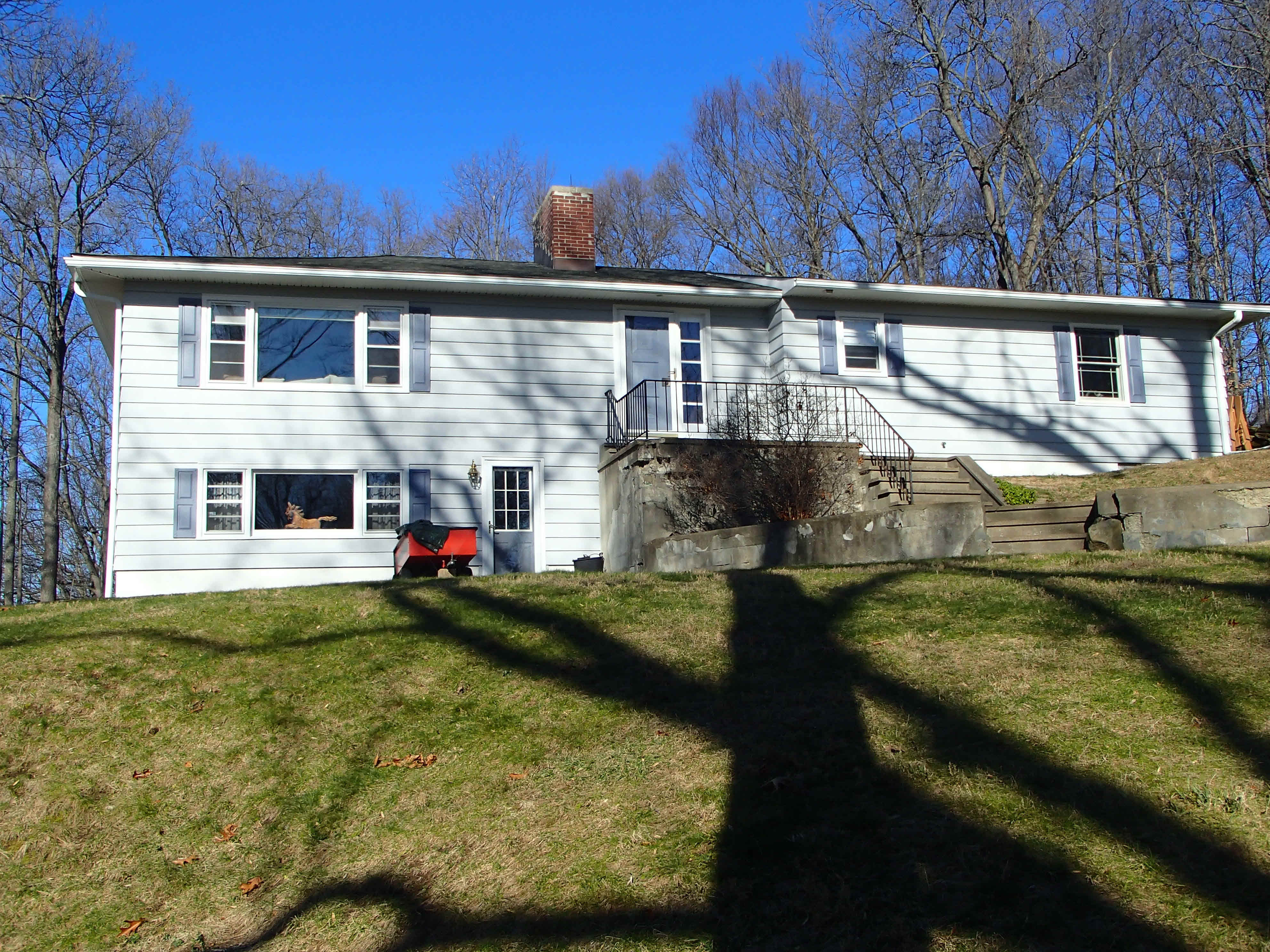 Building photograph for 2 CEDAR HILL RD